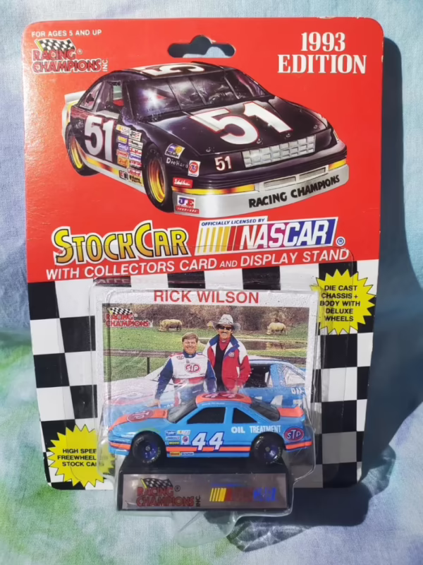 What is the most popular NASCAR diecast size?