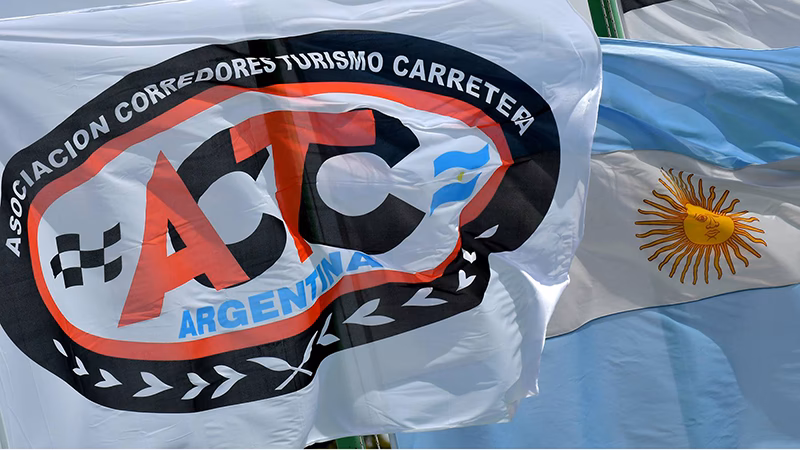 ¿Es legal poner una bandera en tu coche?