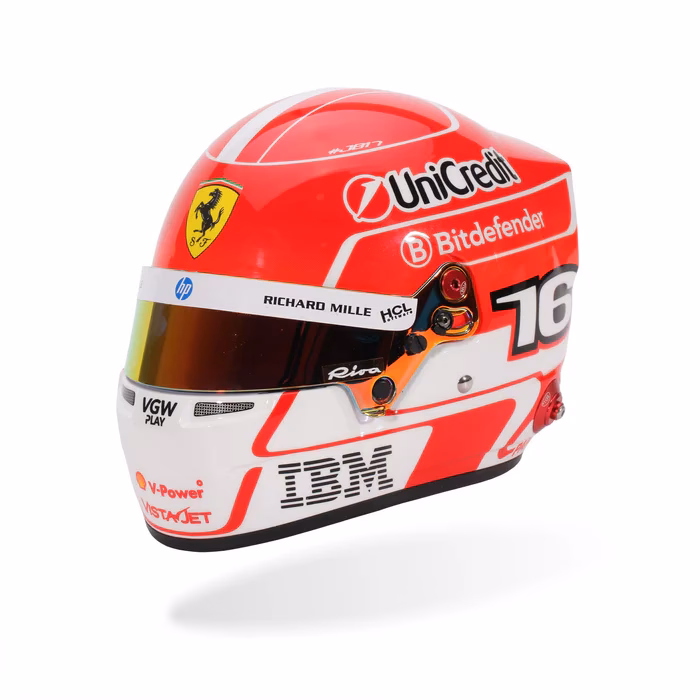 Do F1 drivers use bell helmets?