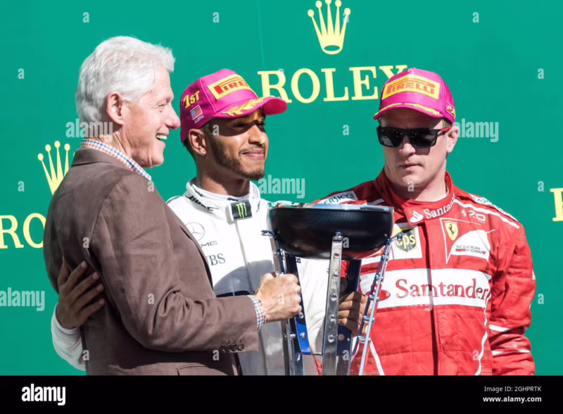 Did Clinton serve in Vietnam?