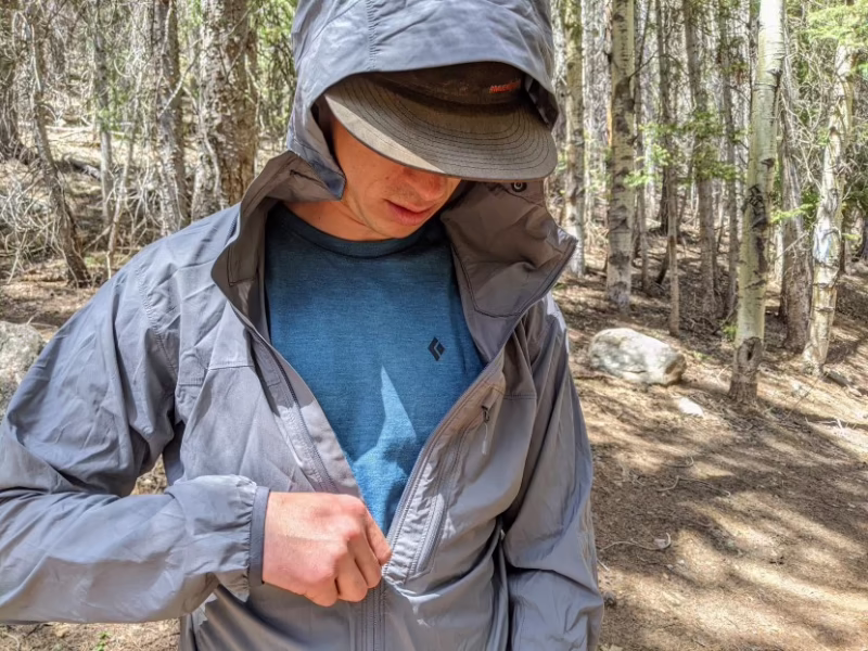 How much does the Black Diamond approach down hoody fill weight?