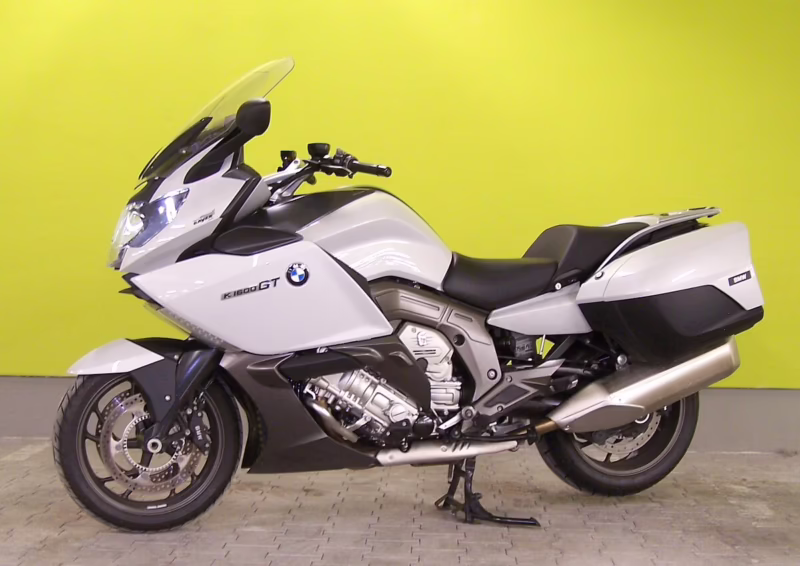 What is the top speed of the BMW 1600cc bike?