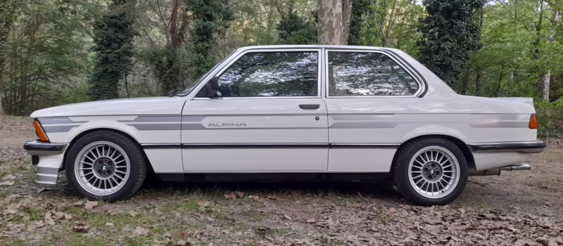 ¿Cuántos caballos de fuerza tiene un BMW 320i del 1981?