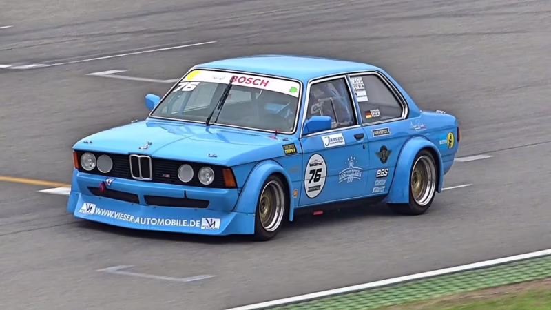 How much horsepower does the E21 323i have?