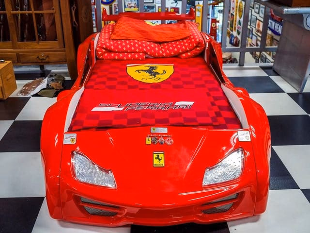 ¿Cómo se llama la cama de los carros?