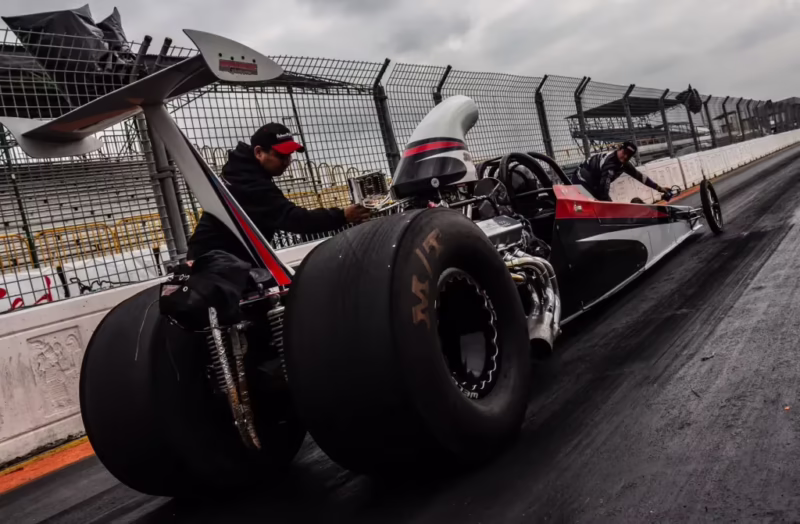 ¿Cuál es el récord de 1/4 de milla?