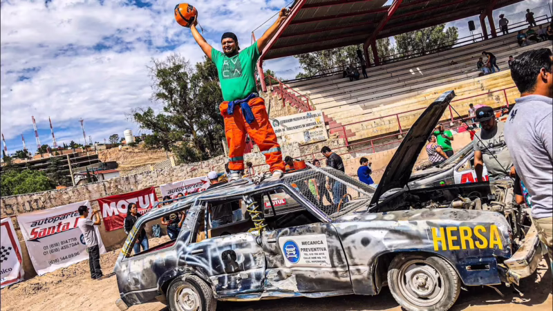 ¿Qué son las carreras de coches derby?