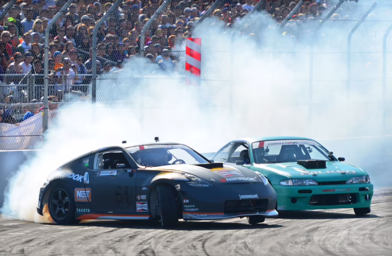 ¿Cómo se llama el deporte de derrapar carros?