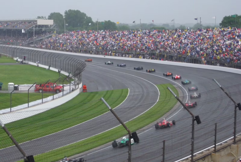 ¿Cuánto cuesta iRacing?