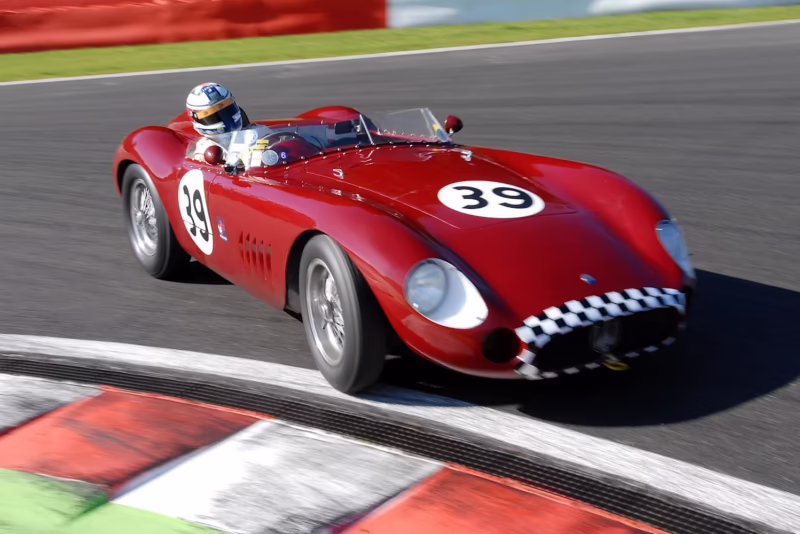 ¿Cómo se llaman las famosas carreras de automóviles?