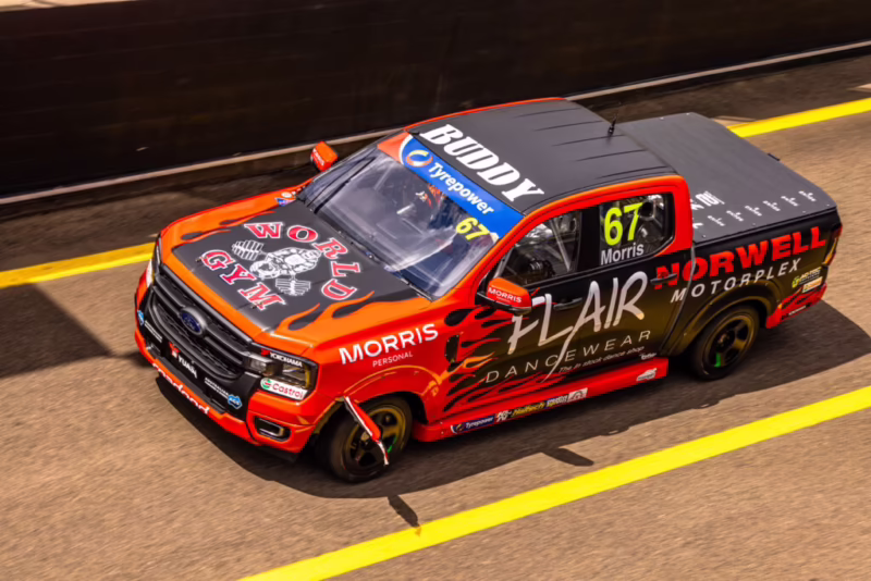 What support categories are available for Ipswich Supercars?