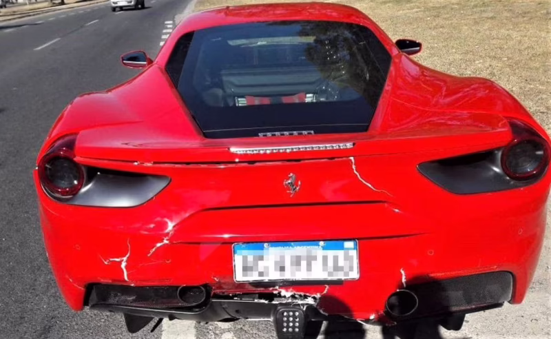 ¿Quién chocó la Ferrari en San Vicente?