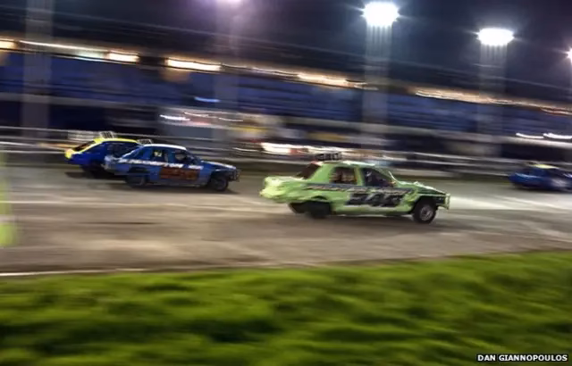 ¿Qué tan seguro es conducir un coche de carreras?