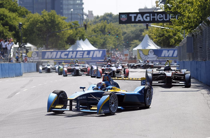 ¿Qué equipo lideraba la clasificación del campeonato por equipos de Fórmula E?