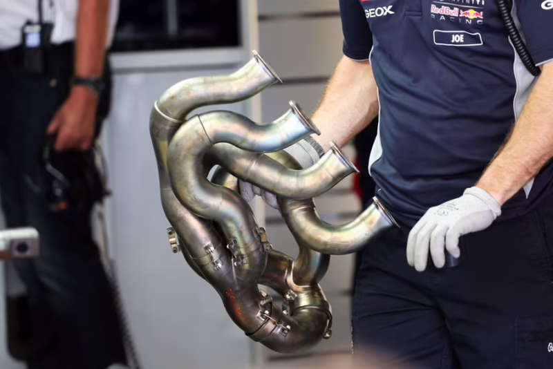 ¿Cuánto cuesta un colector de escape?