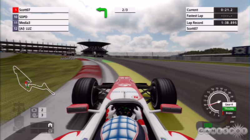 ¿F1 2025 tiene multijugador online?