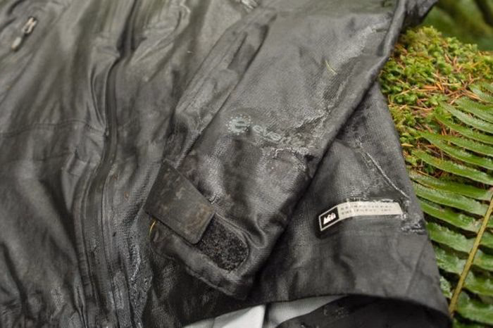 ¿Los cortavientos se encogen al lavarlos?