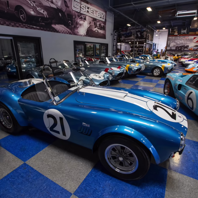 ¿Quién fundó los carros Shelby?