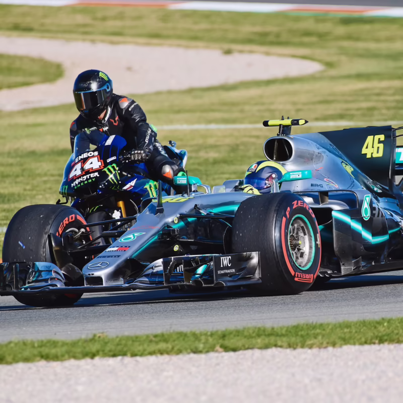 ¿Quién ganó tanto la F1 como MotoGP?