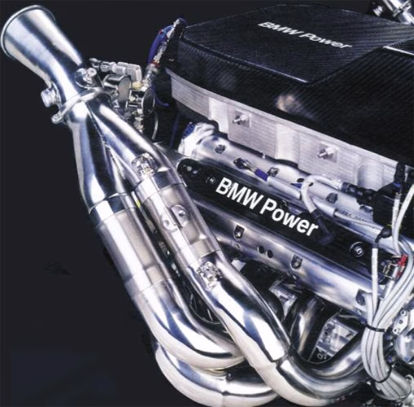 ¿Cuántos kilómetros por litro da un motor V8?