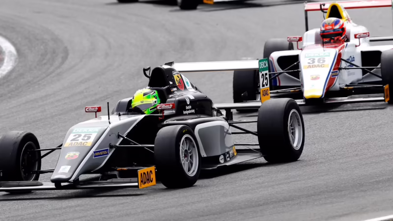 ¿Dónde puedo ver la carrera de F4?