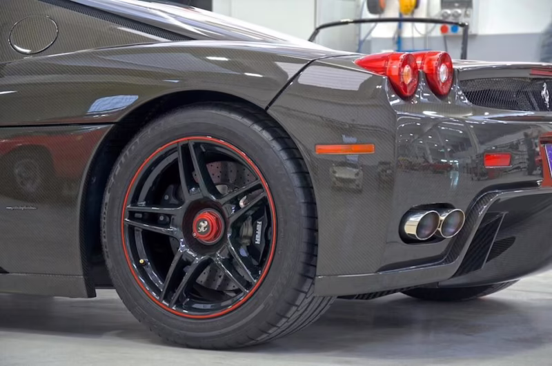 ¿Cuanto cuesta el Ferrari Enzo full carbono?