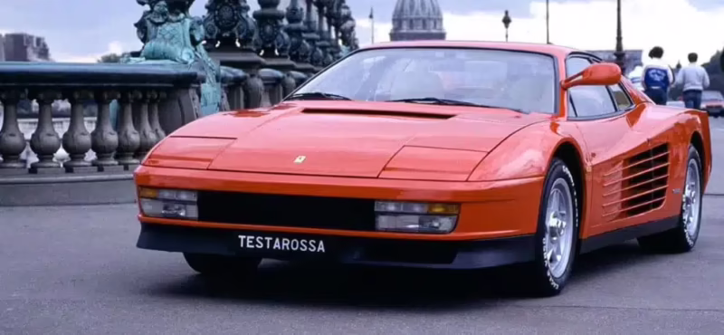 ¿Cuántos cilindros tiene un Ferrari Testarossa?