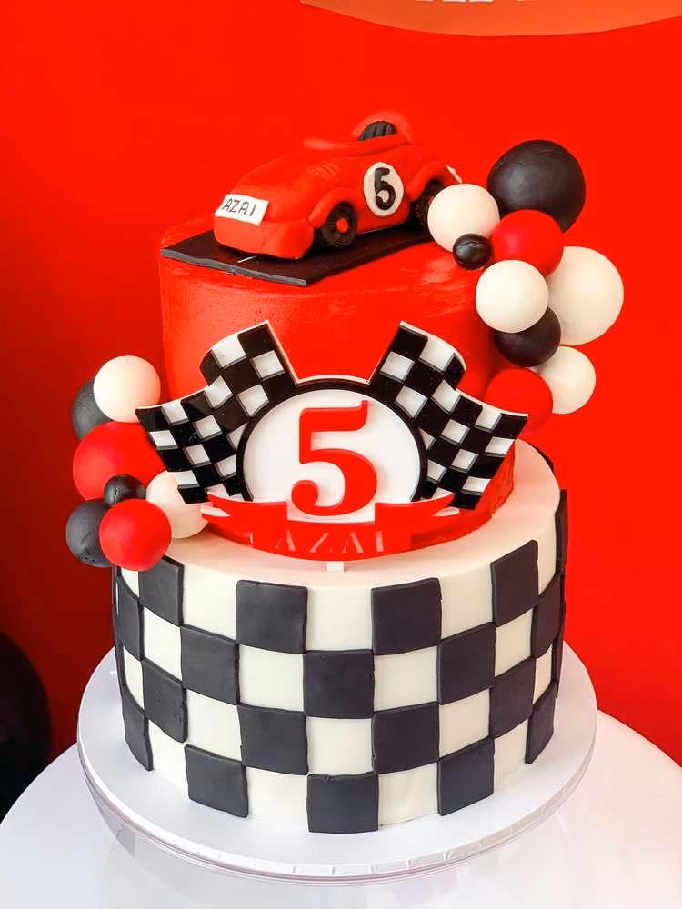 ¿Cuánto le pagan a un corredor de NASCAR?