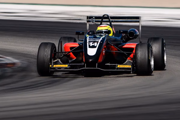 ¿Cuánto cuesta conducir un F3?