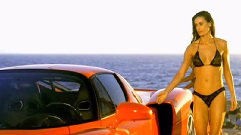 What car does Demi Moore drive in Charlie's Angels?