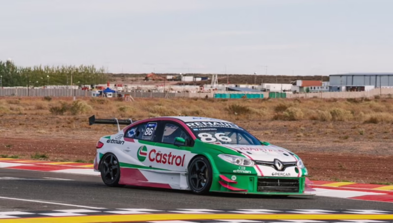 ¿Qué motor tiene el Turismo Carretera 2000?