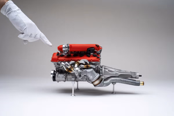 ¿Quién diseñó el Ferrari 12 cilindros?