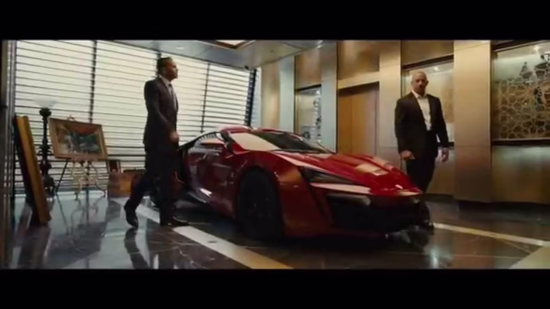 ¿Cuál es el auto que sale en Rápidos y Furiosos 7?