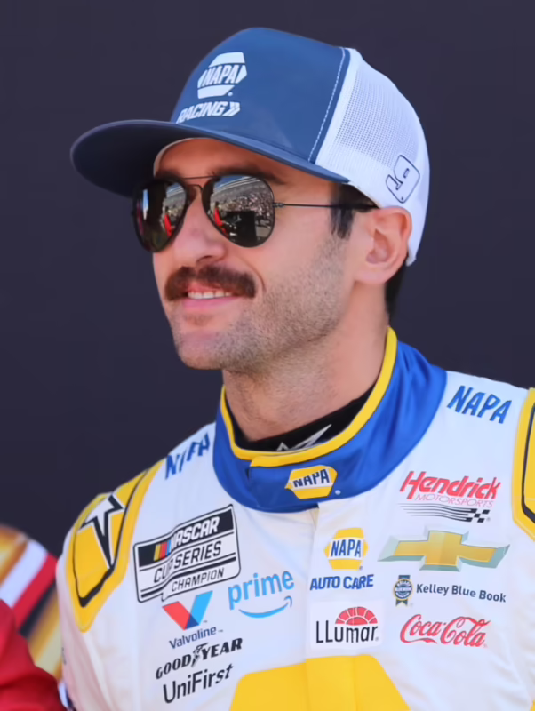 How much does Hendrick pay Chase Elliott?