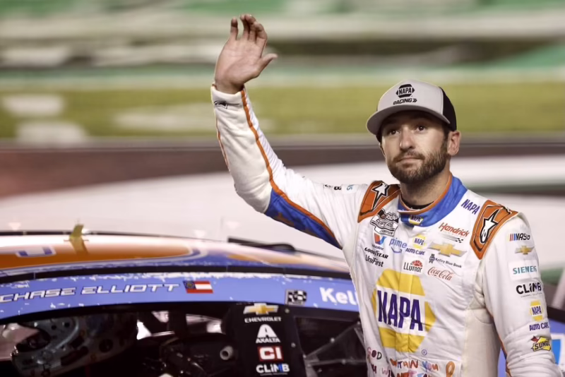 How much does Hendrick pay Chase Elliott?