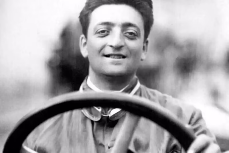 ¿Cuántas mujeres tenía Enzo Ferrari?