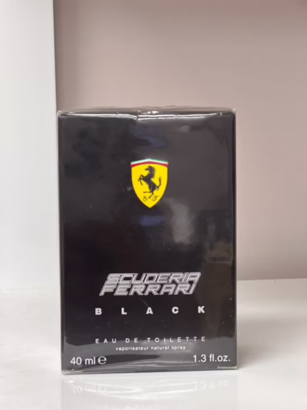 ¿Cuánto dura el perfume de Scuderia Ferrari?