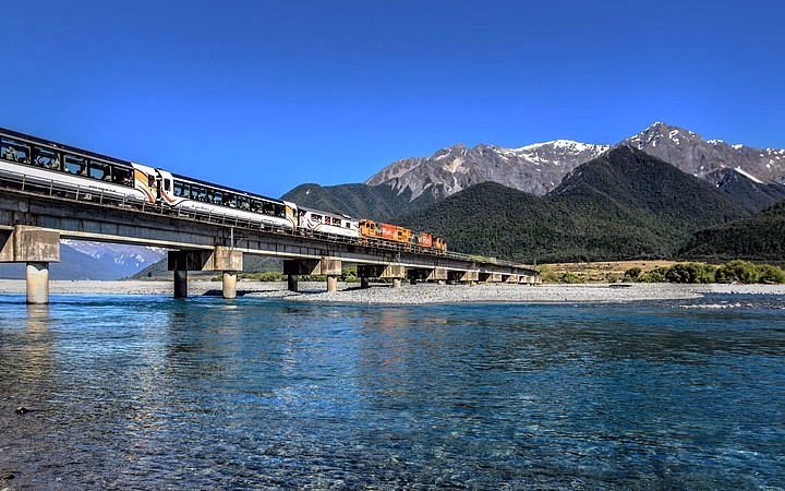 ¿Cuál es el recorrido del tren Trans Alpine?