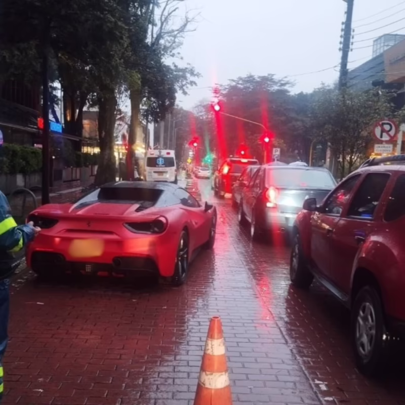 ¿Qué hacer si mi vecino no respeta mi estacionamiento?