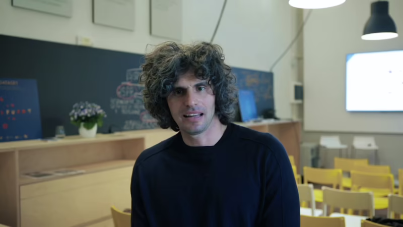 What is Enzo Ferrari's leadership style?