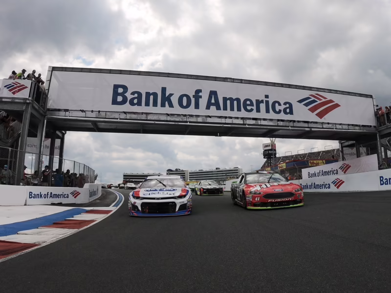 ¿La NASCAR corre en Charlotte?