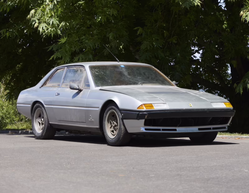 ¿Cuál es la velocidad máxima del Ferrari 400?