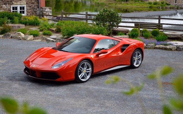 ¿Qué es el Ferrari f8 Tributo 2019?