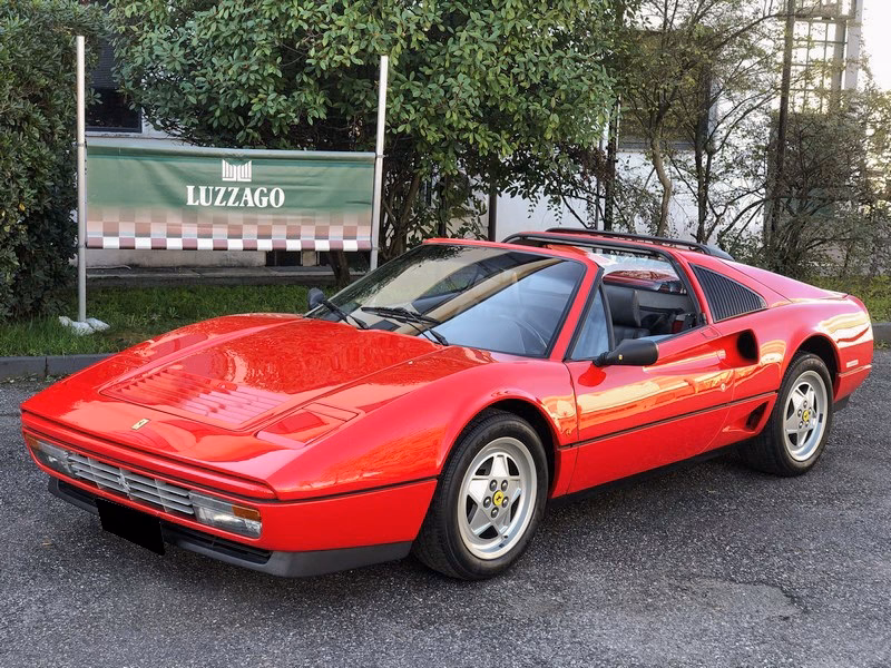 ¿Cuál es la diferencia entre Ferrari 208 GTS y GTB?