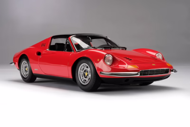 How many Ferrari 246 Dinos were made?