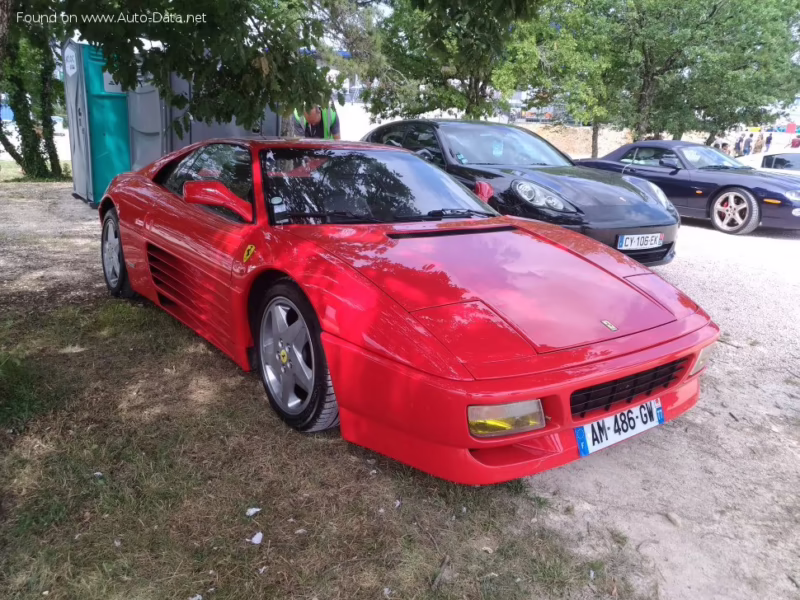 ¿Qué motor tiene el Ferrari 348?
