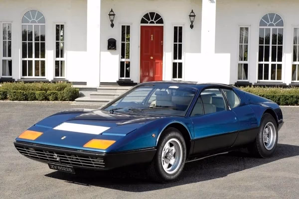 ¿Cuál es la velocidad máxima del Ferrari 365 GTB?