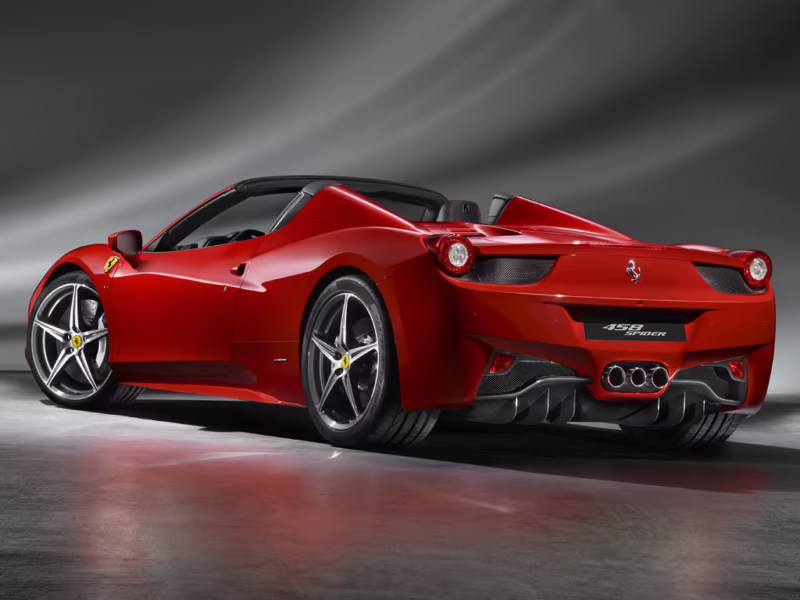 ¿El Ferrari 458 tiene tracción trasera?