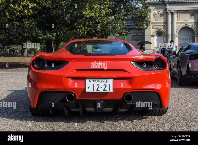 ¿El Ferrari 488 tiene motor trasero?