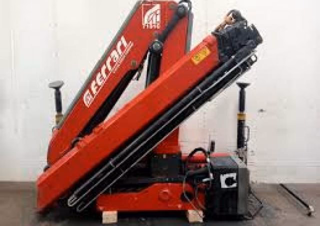 How much does a Ferrari 545 crane weight?